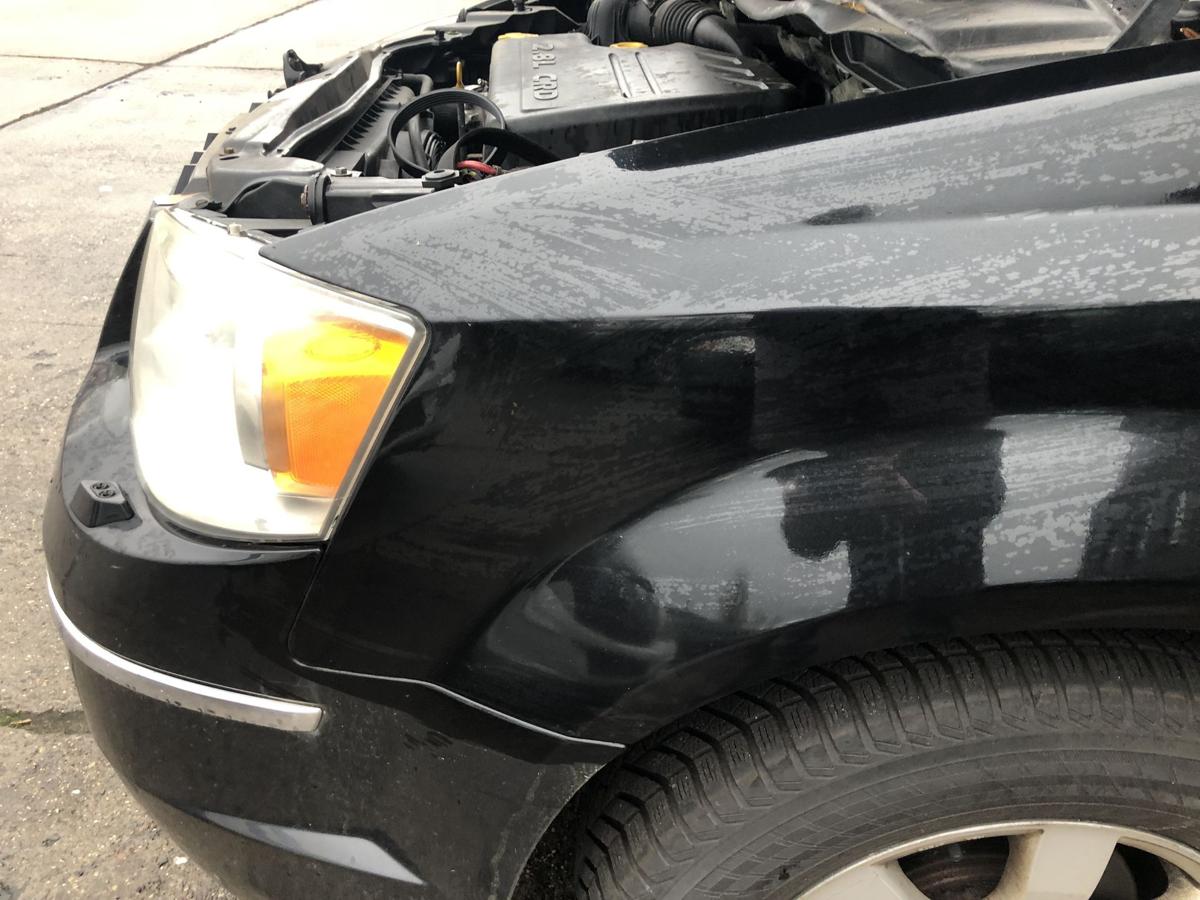 Chrysler Grand Voyager RT Kotflügel vorn links Fahrerseite QXR schwarz