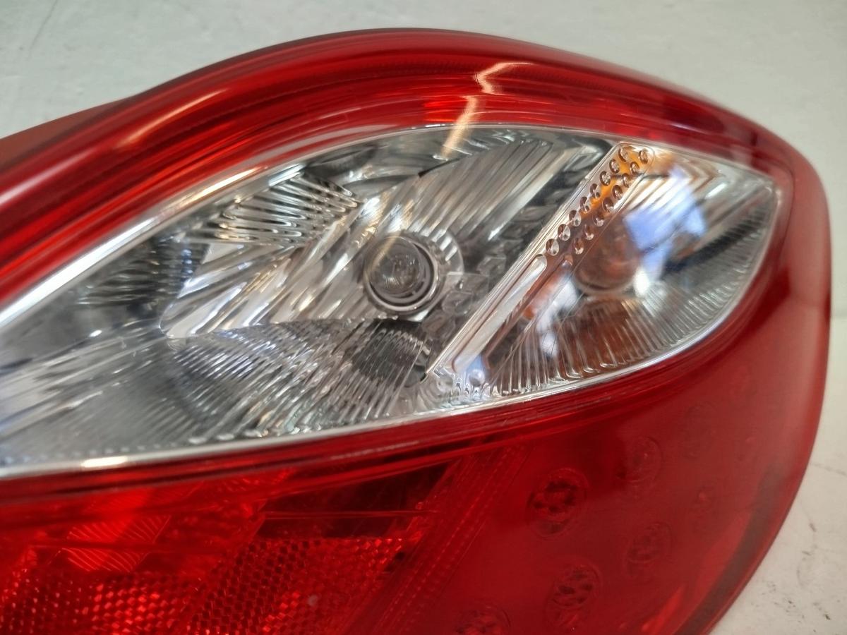 Rückleuchte Rücklicht rechts 3 türer Heckleuchte Schlusslicht Mazda 2 DE
