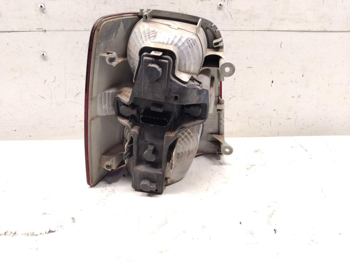 VW Touran 1T Facelift original R&uuml;ckleuchte Schlussleuchte rechts BJ2007