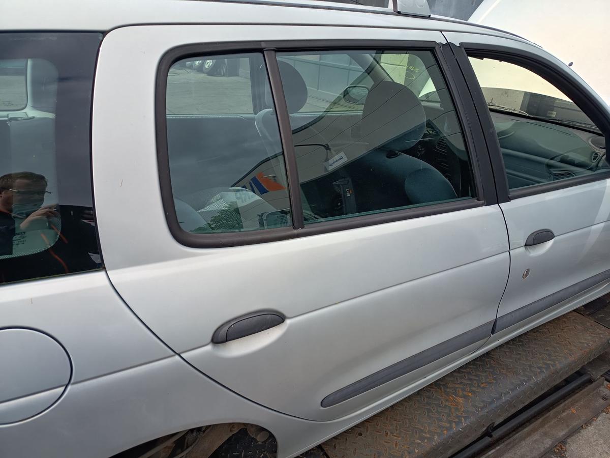 Renault Megane Kombi original T&uuml;r hinten rechts MV632 Polargrau Baujahr 2001