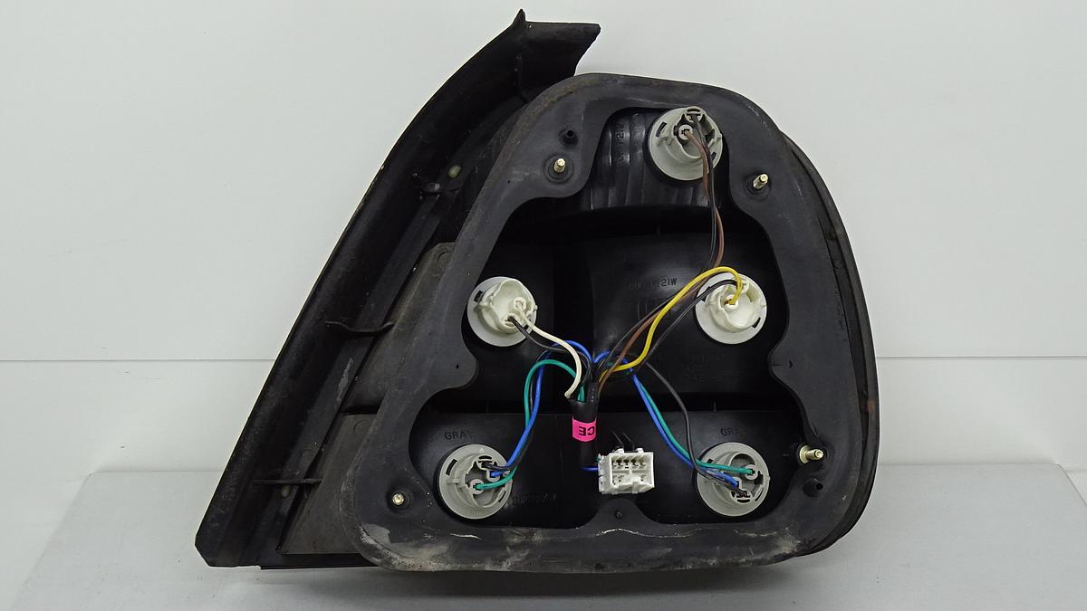 Daewoo Leganza Bj1997 Rückleuchte Rücklicht links rot weiss