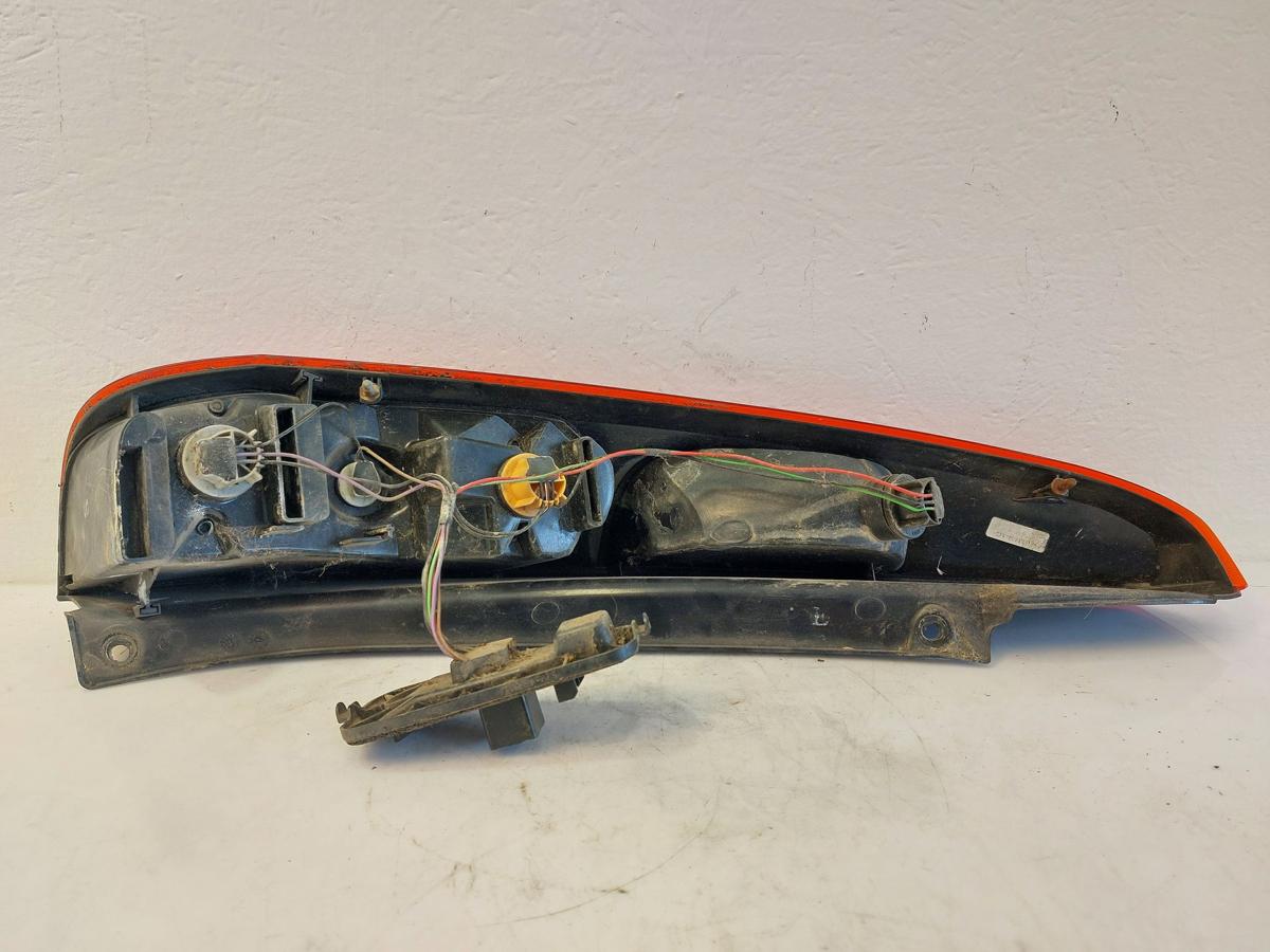 Ford Fiesta JH1 Rückleuchte Schlussleuchte Rücklicht hinten rechts 5 Türer ab 05