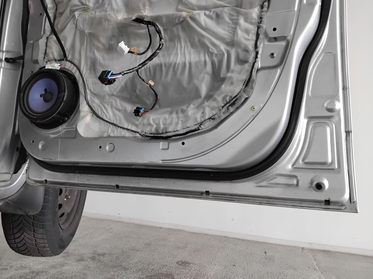 Kia Carnival III MB Tür vorn rechts Beifahrertür 6C Diamantsilber BJ2007