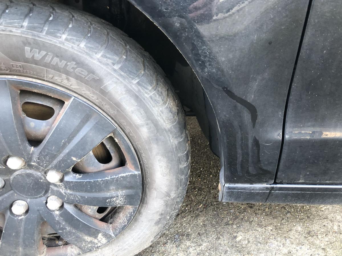 VW Polo 9N3 ab 05 Kotfl&uuml;gel vorn links Fender L041 Billantschwarz Kratzer Dellen