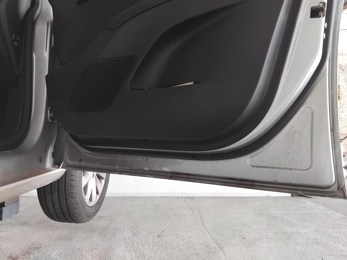 Opel Meriva B Tür vorn rechts Beifahrertür GAN argonsilbermetallic Z176 BJ2012