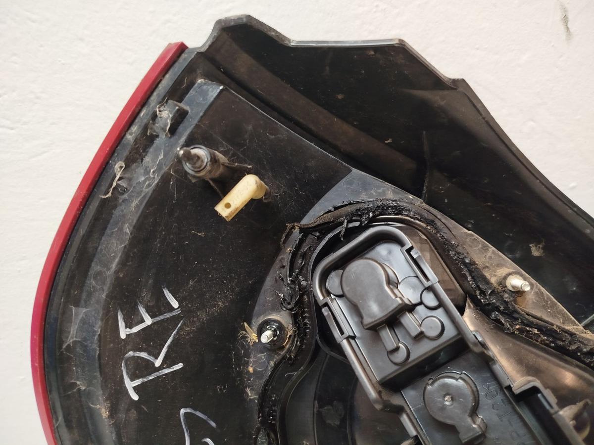 Nissan Almera N16 Facelift ab 2002 R&uuml;ckleuchte rechts R&uuml;cklicht Heckleuchte