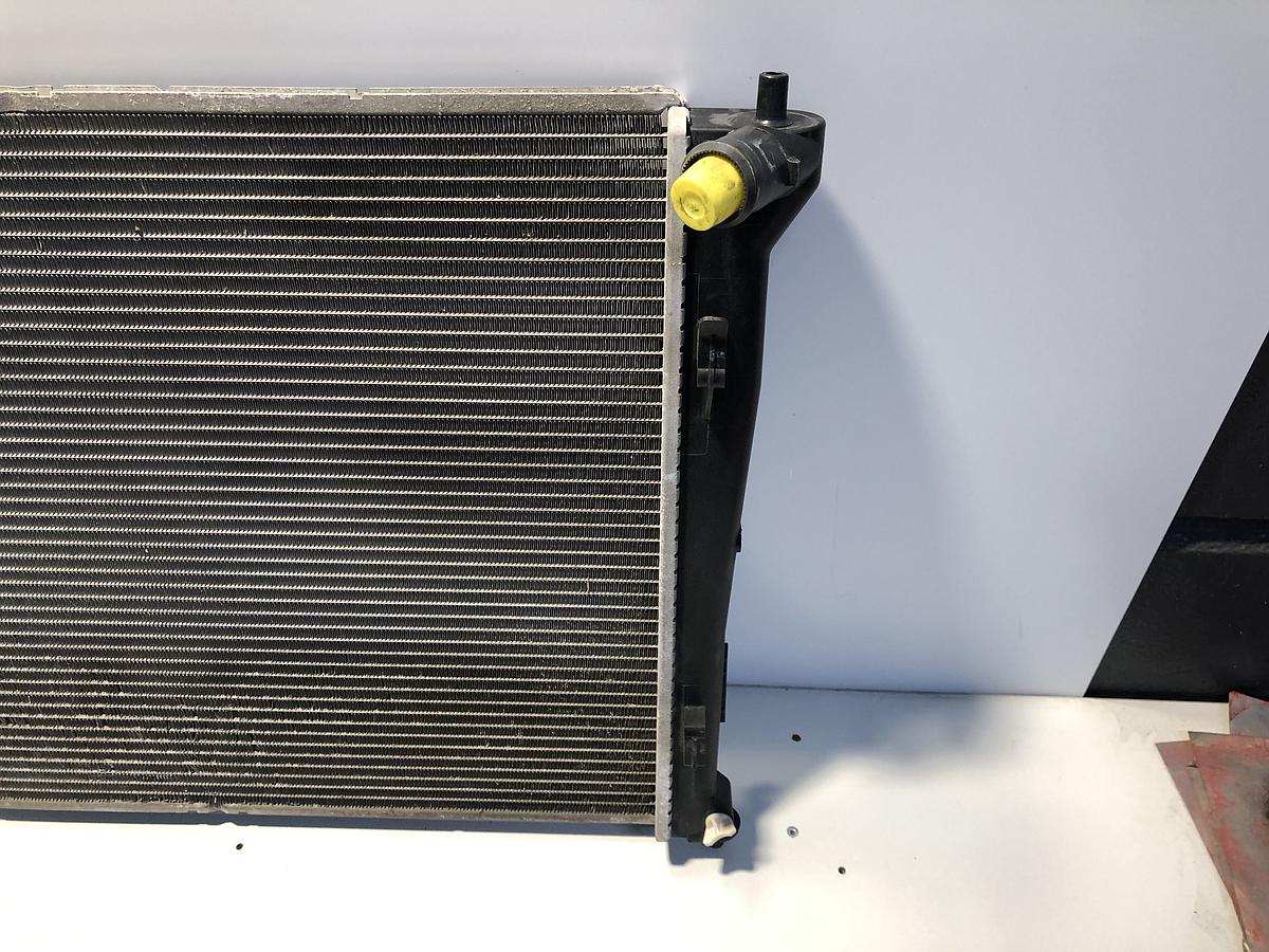 Hyundai i30 orig Wasserkühler Kühler Radiator 1396ccm 80kW Benzin Bj 2010