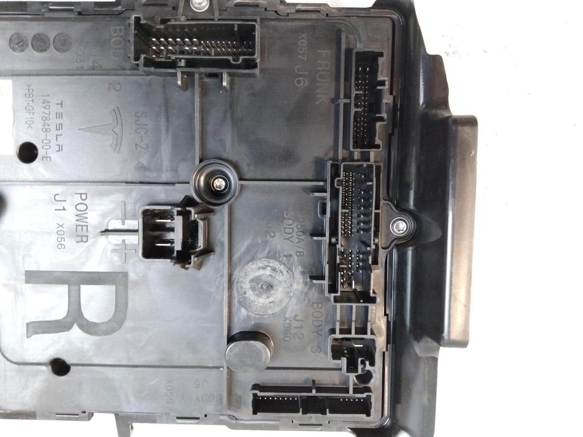 Tesla Model Y original Steuergerät BCM rechts 1657650-01-A 1497848-00-E Bj.2022