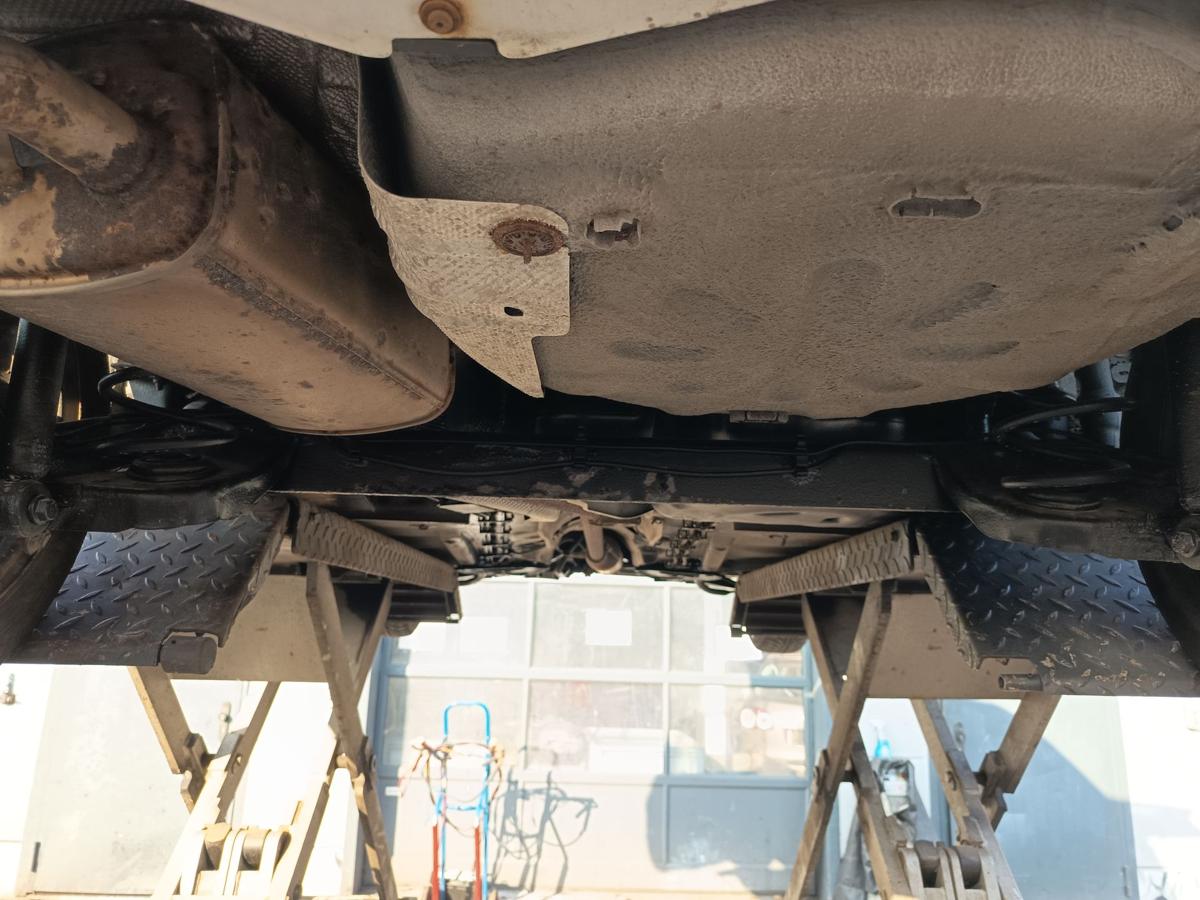 Renault Twingo II original Hinterachse Tr&auml;ger trommelgebremst 1,2l 43kW Bj 2009