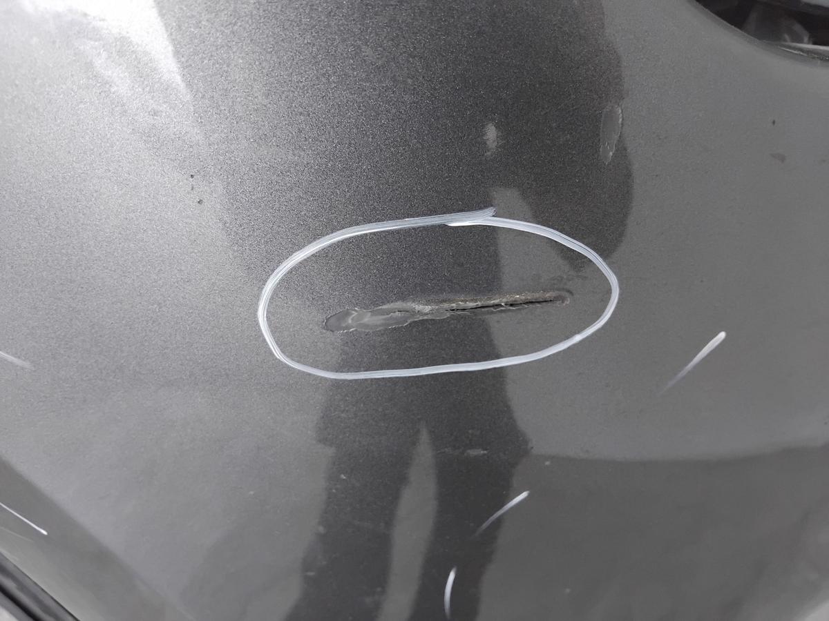 Renault Twingo 3 original Sto&szlig;stange Stossf&auml;nger vorn besch&auml;digt BJ2018