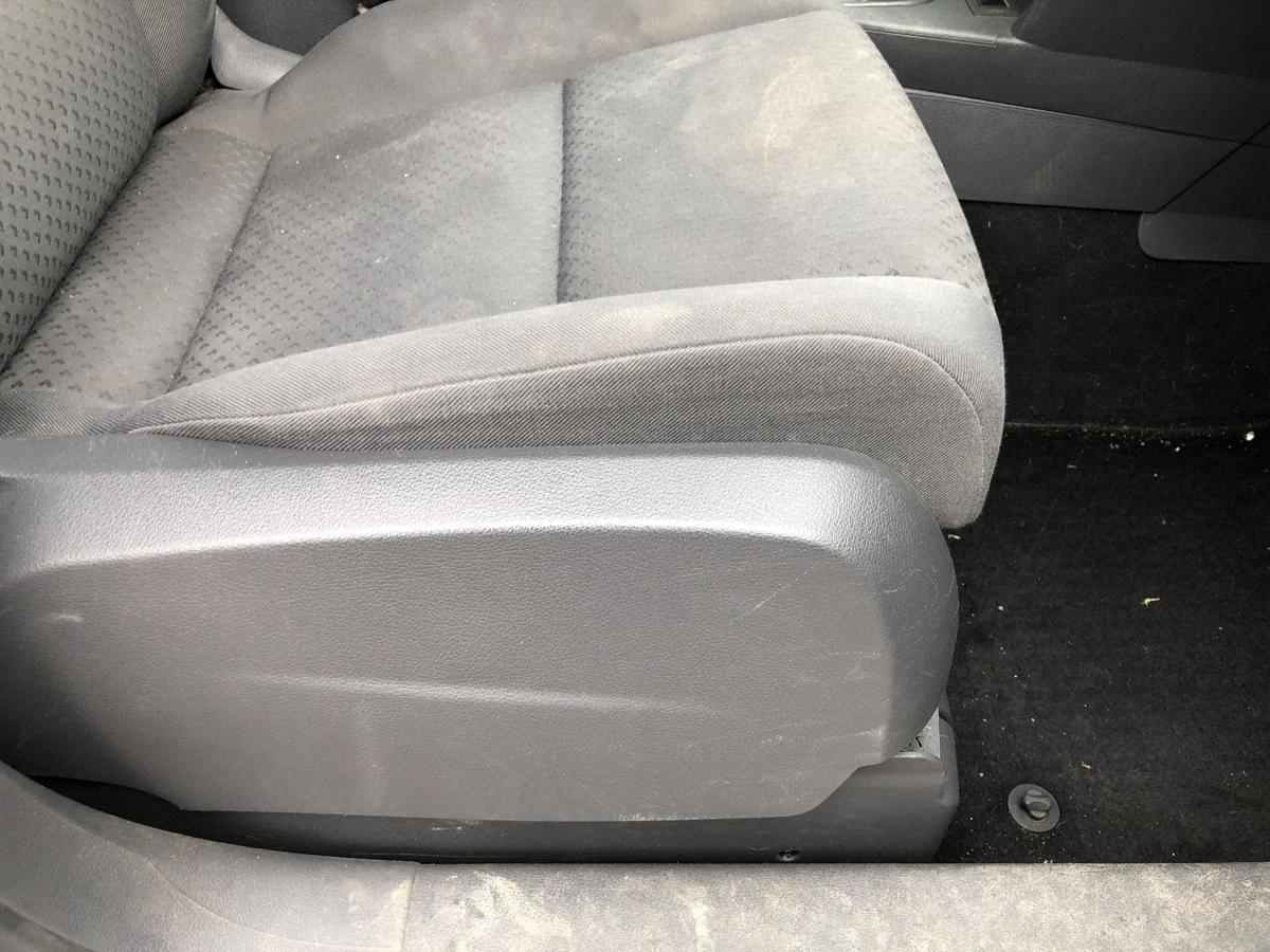 VW Touran 1T Sitz vorn rechts Beifahrersitz mit Konsole Heizung Stoffsitz OEM