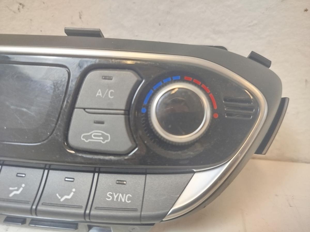 Hyundai i30 PD Mild Hybrid Klimabedienteil Klimaautomatik Heizungsregulierung