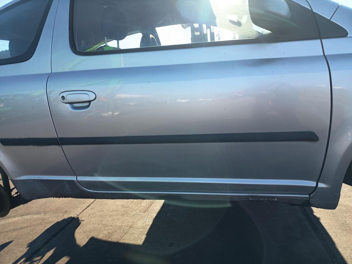Toyota Yaris XP10 orig Tür rechts 3türer Beifahrertür 199 Siber Bj 2000