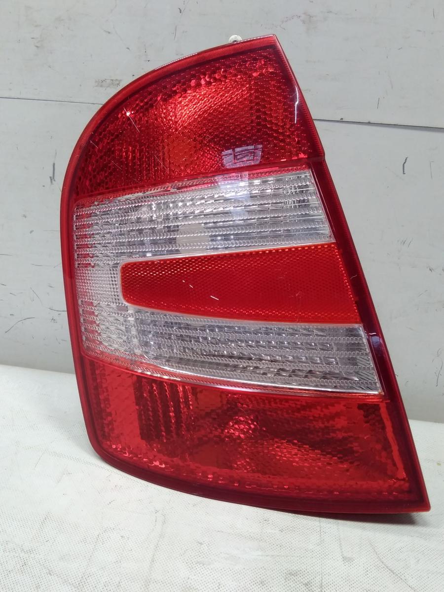Skoda Fabia 6Y original Rückleuchte Heckleuchte links Facelift Fließheck BJ2005