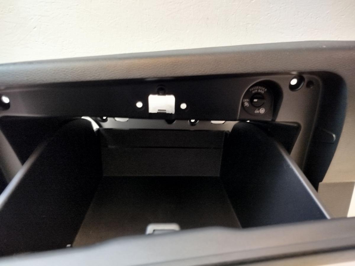 Nissan Micra K14 Handschuhfach Handschuhkasten Schalttafelkasten