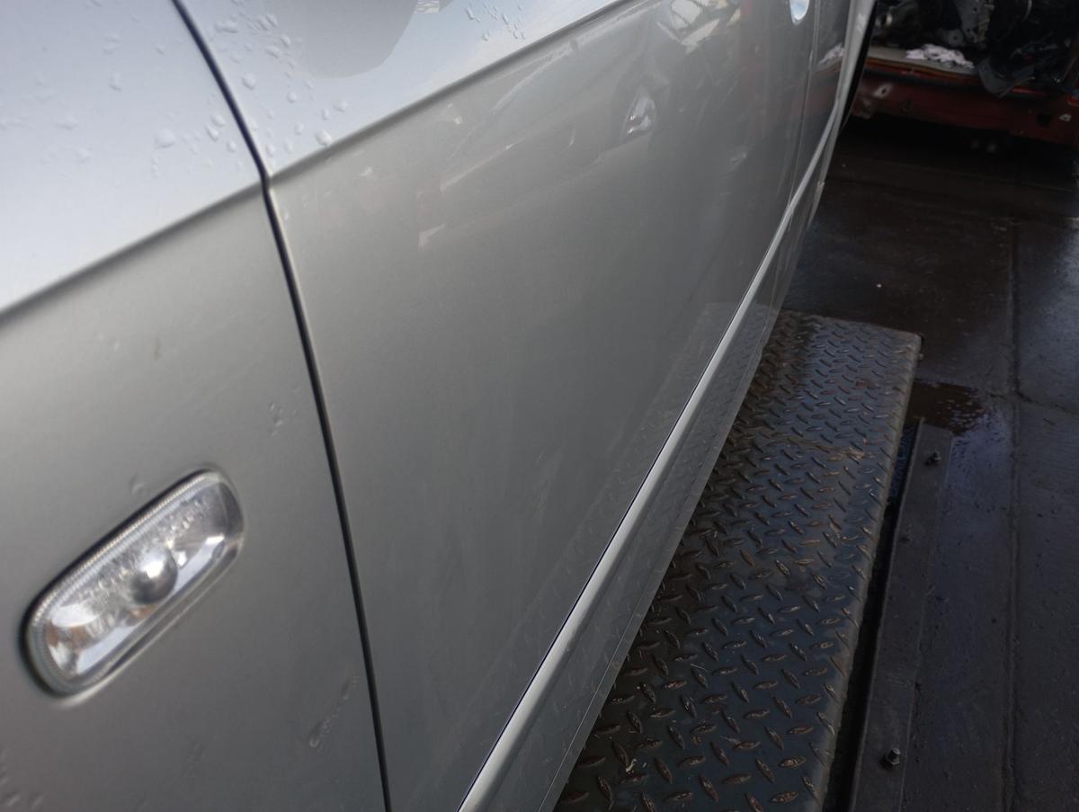 Audi A4 B7 8E original Tür vorn links Fahrer Y7W Lichtsilber Bj 2005