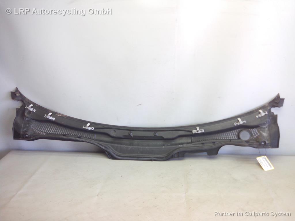 Volvo V50 BJ2008 Plastikabdeckung Windlauf Wasserkasten 30745377