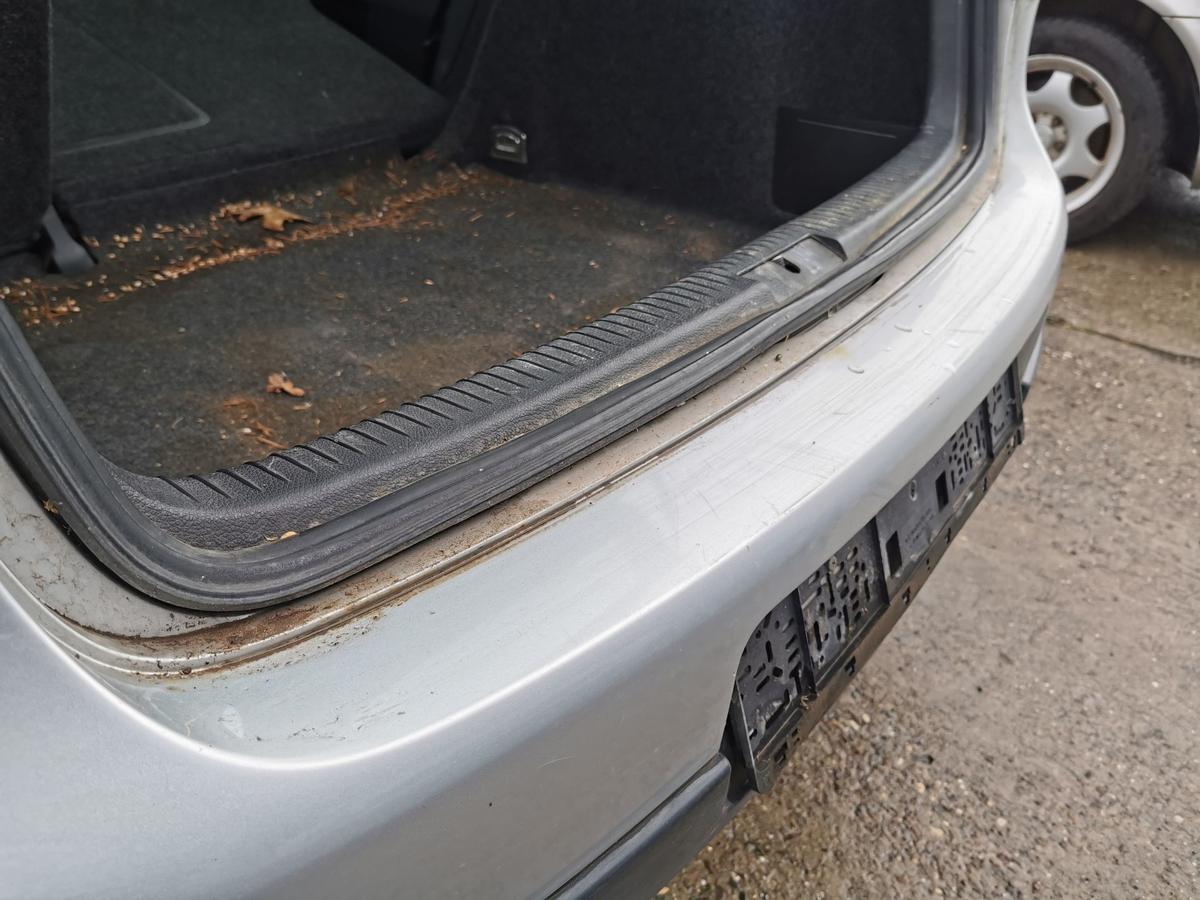 VW Golf V 5 Stossfänger Stossstange Bumper hinten 3 Türer LA7W Reflexsilber Met VW Golf V 5 Stossfänger Stossstange Bumper hinten 3 Türer LA7W Reflexsilber Met