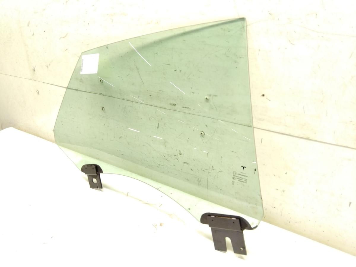 Tesla Model S T&uuml;rscheibe hinten rechts gr&uuml;ncolor Bj.2019