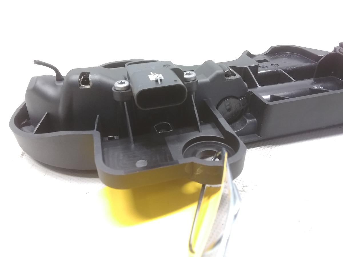 Tesla Model Y original T&uuml;rgriff links 1528114-00-D