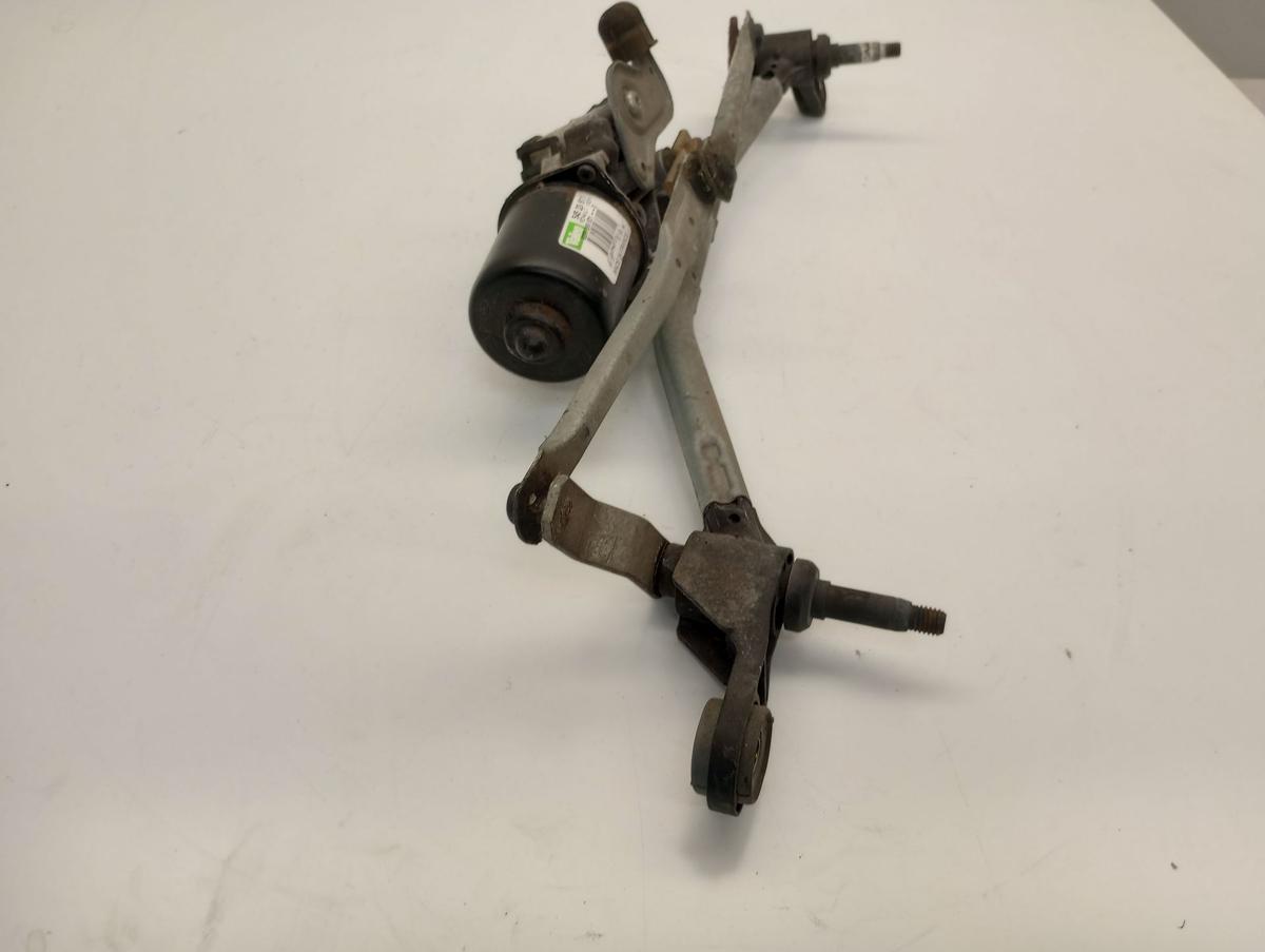 Renault Clio III 3trg orig Wischermotor vorn mit Gestänge 8200268931 Bj 2006