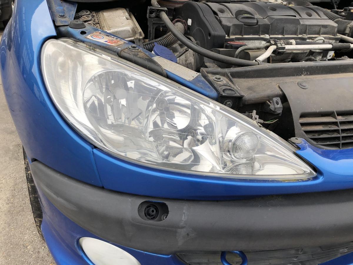 Peugeot 206CC Typ 2D Scheinwerfer vorn rechts Hauptscheinwerfer Valeo Lampe