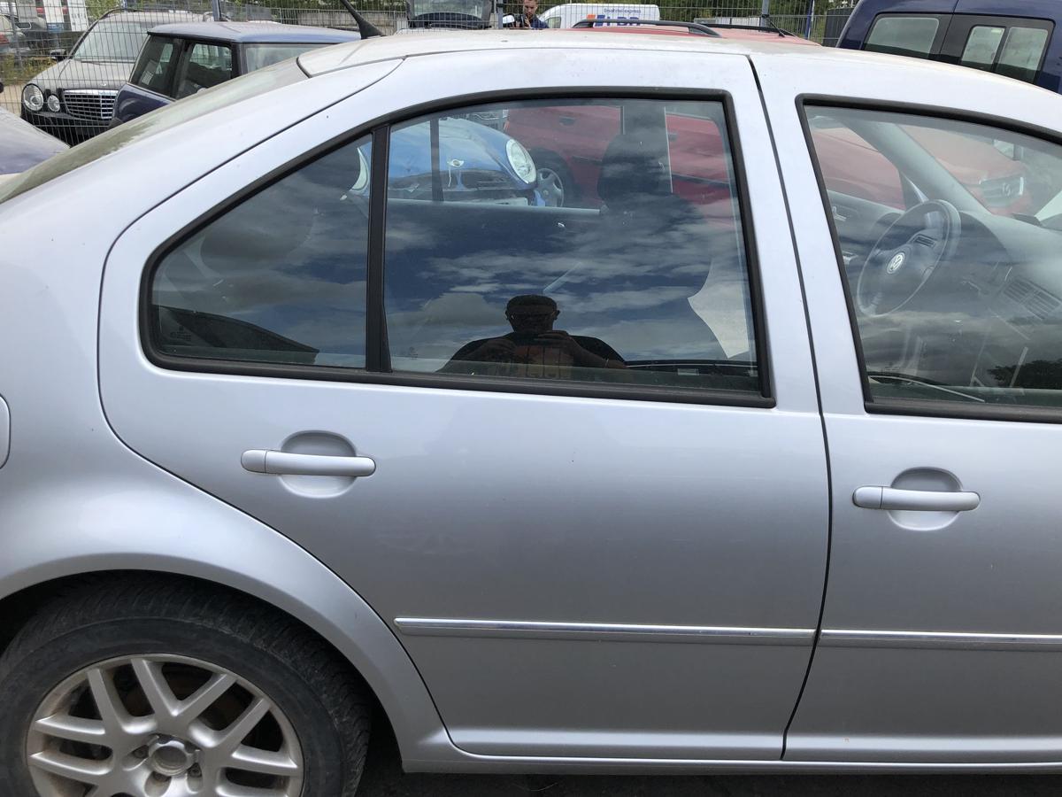 VW Bora 1J T&uuml;r hinten rechts Fondt&uuml;r nur Limo LA7W Reflexsilber Metallic Rohbau
