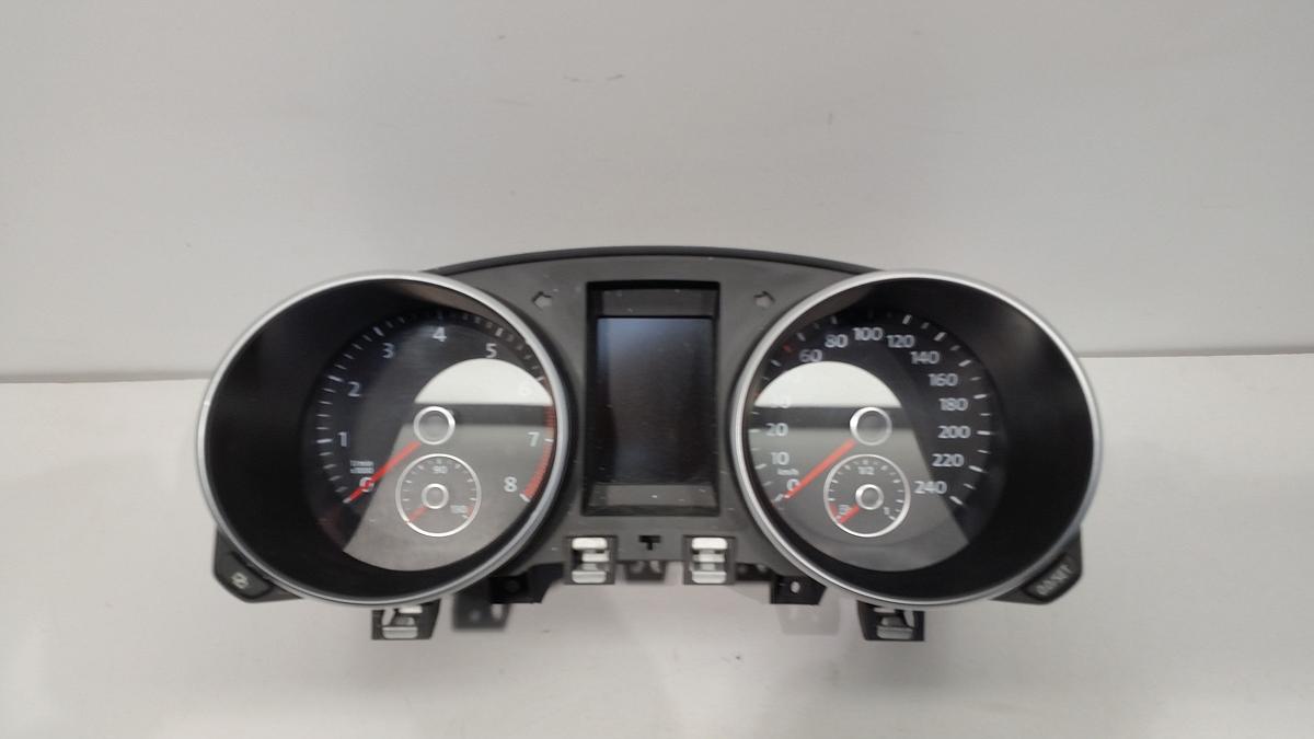 VW Golf VI 5K orig Kombiinstrument Tachoinstrument 1390ccm 90kw Bj 2009