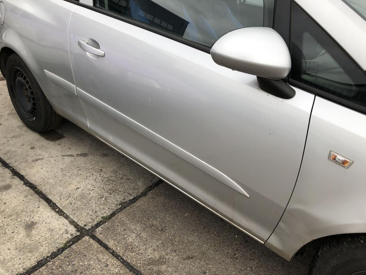 Opel Corsa D T&uuml;r vorn rechts Beifahrert&uuml;r im Rohbau 2AU Starsilber 3 t&uuml;rer