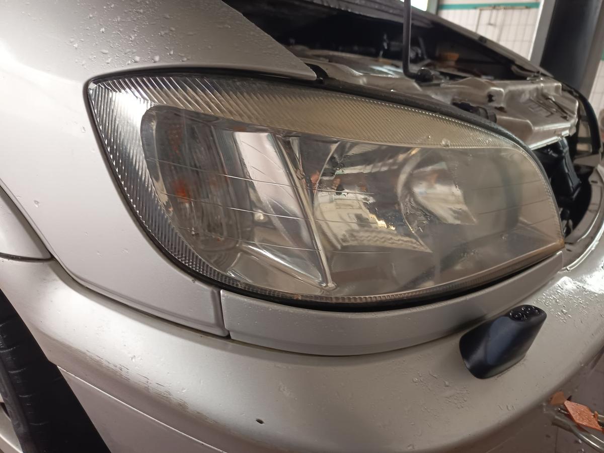 Opel Zafira A original Hauptscheinwerfer vorn rechts Front Halogen Bj 2005
