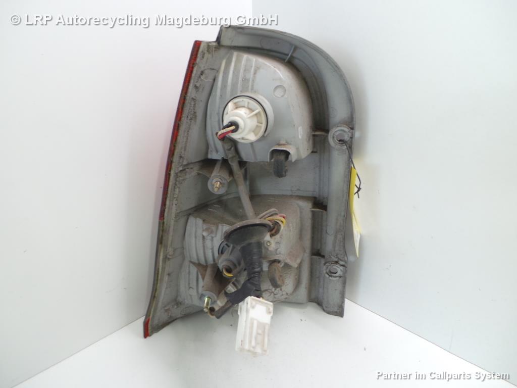 Daewoo Nexia BJ.1995 3 Tuerig Schr&auml;gheck R&uuml;cklicht Rueckleuchte Schlussleuchte Rechts