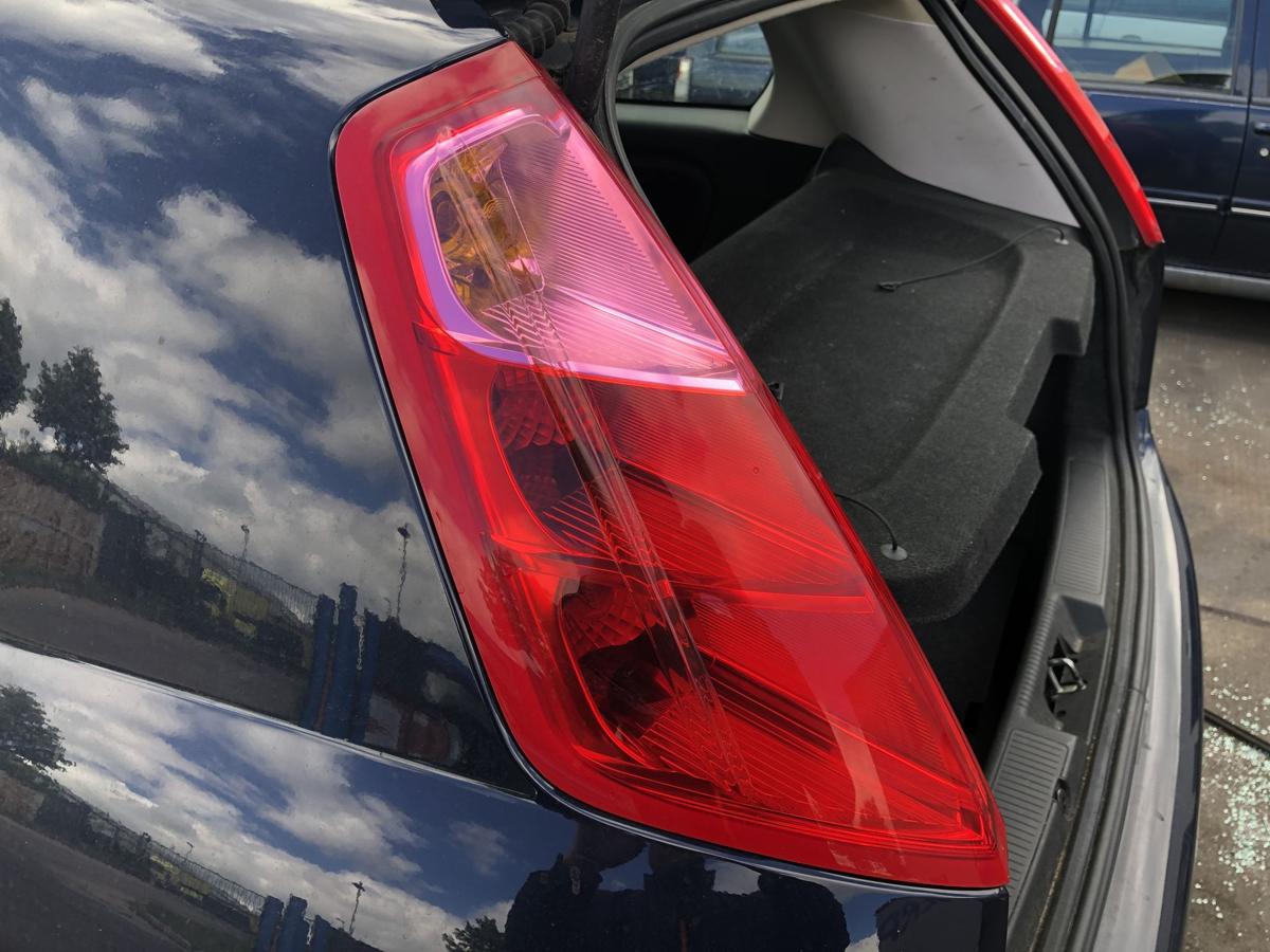 Fiat Grande Punto 199 original Rückleuchte links Heck/Schluss/Licht Bj 2009
