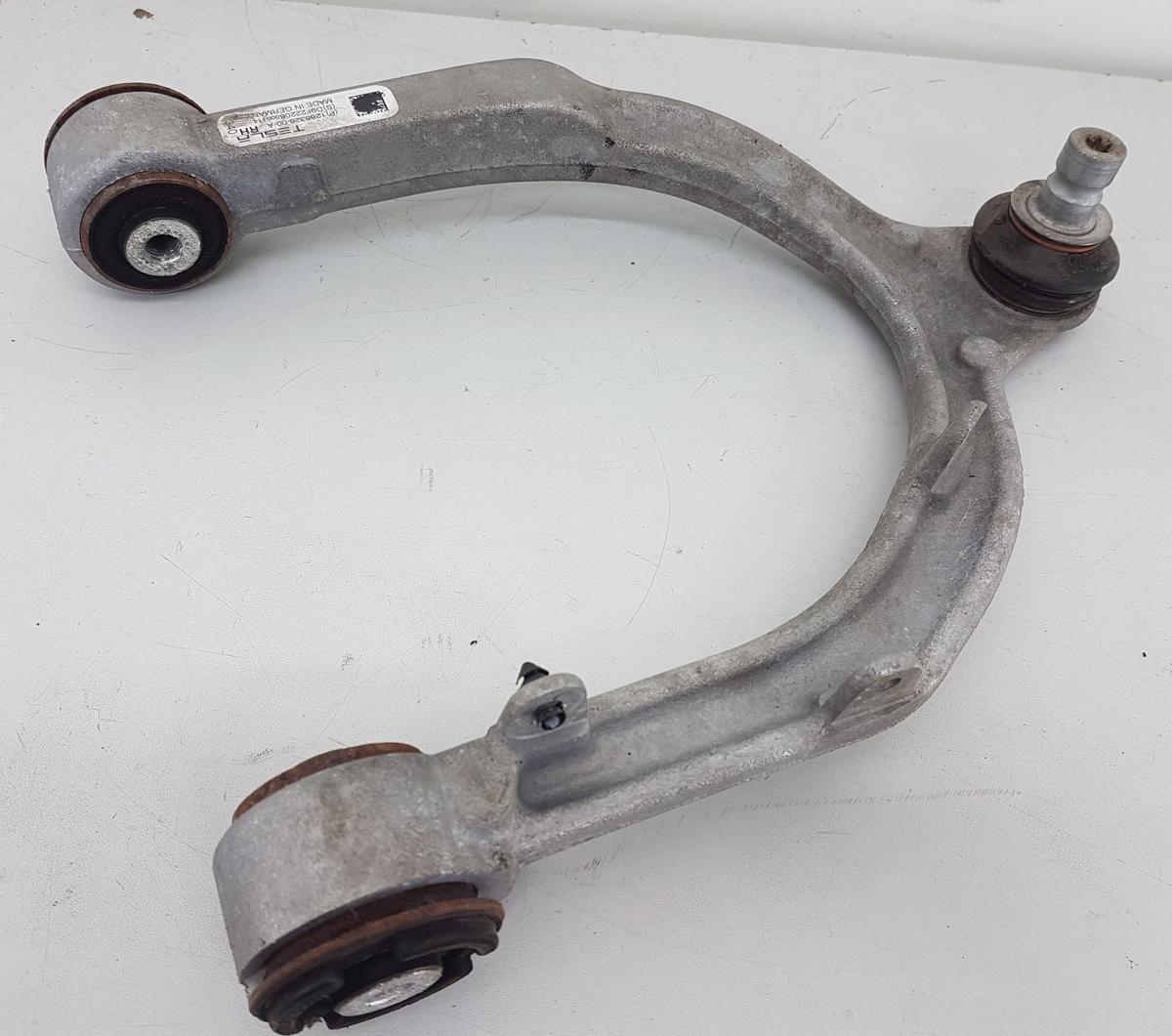 Tesla Model Y Querlenkersatz vorn rechts Satz Querlenker Bj2022 1288326-00-A