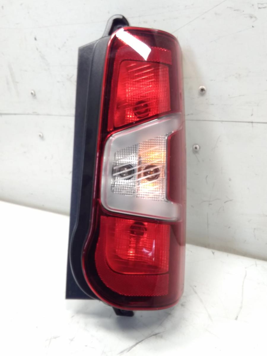 Opel Combo E Cargo original R&uuml;ckleuchte Heckleuchte rechts Bj.2023 f&uuml;r Heckt&uuml;ren