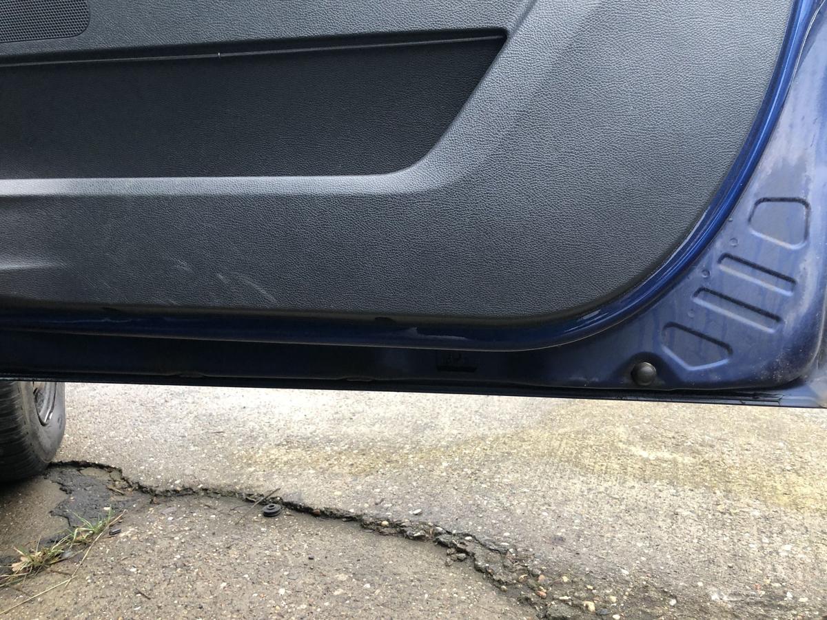 Skoda Fabia 2 Typ 5J T&uuml;r vorn rechts Beifahrert&uuml;r im Rohbau LF5Q Storm Blau