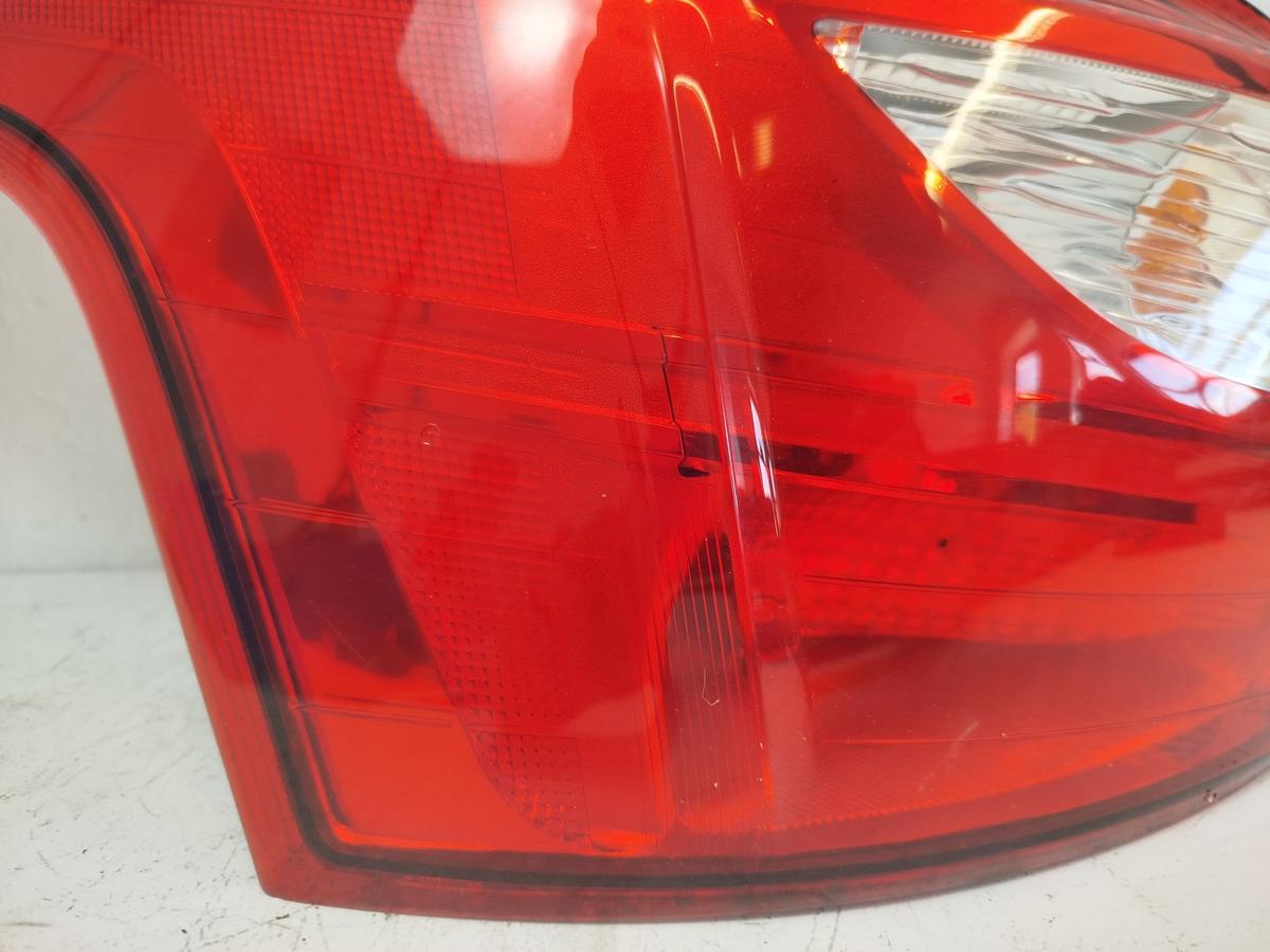 Ford Focus DYB Rückleuchte links Rücklicht Heckleuchte vom 5 türer Schlusslicht