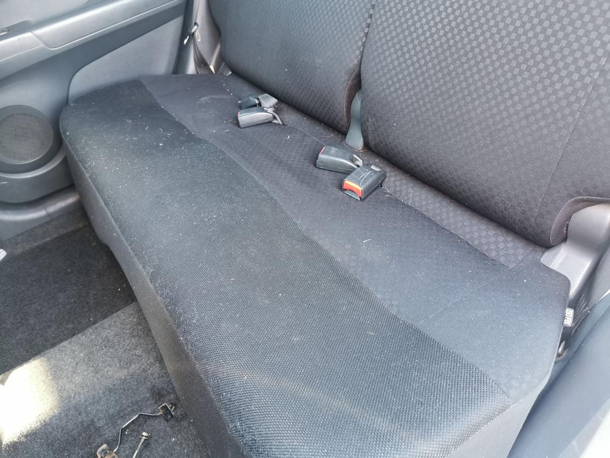 Daihatsu Materia M4 Rücksitz Rücksitzbank Rücksitzlehne Stoff verschiebbar