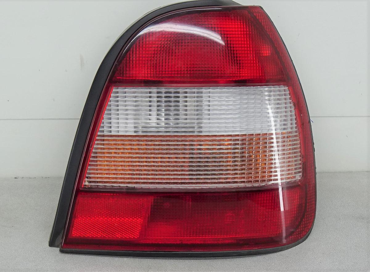 Nissan Sunny N14 Rückleuchte Rücklicht rechts Bj1993 5 Türig