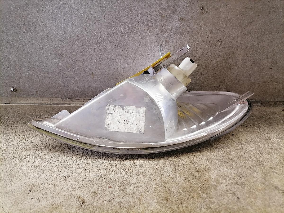 Nissan Amera N16 Blinker Blinkleuchte rechts vorn weiss BJ00-02