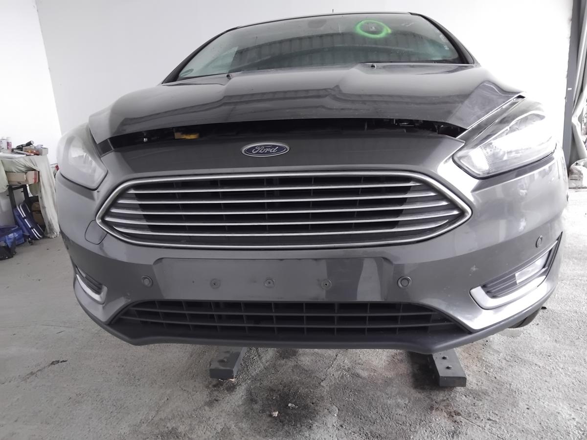 Ford Focus 3 Facelift orig Stossf&auml;nger Sto&szlig;stange vorn 6xPDC magneticgrau BJ2015
