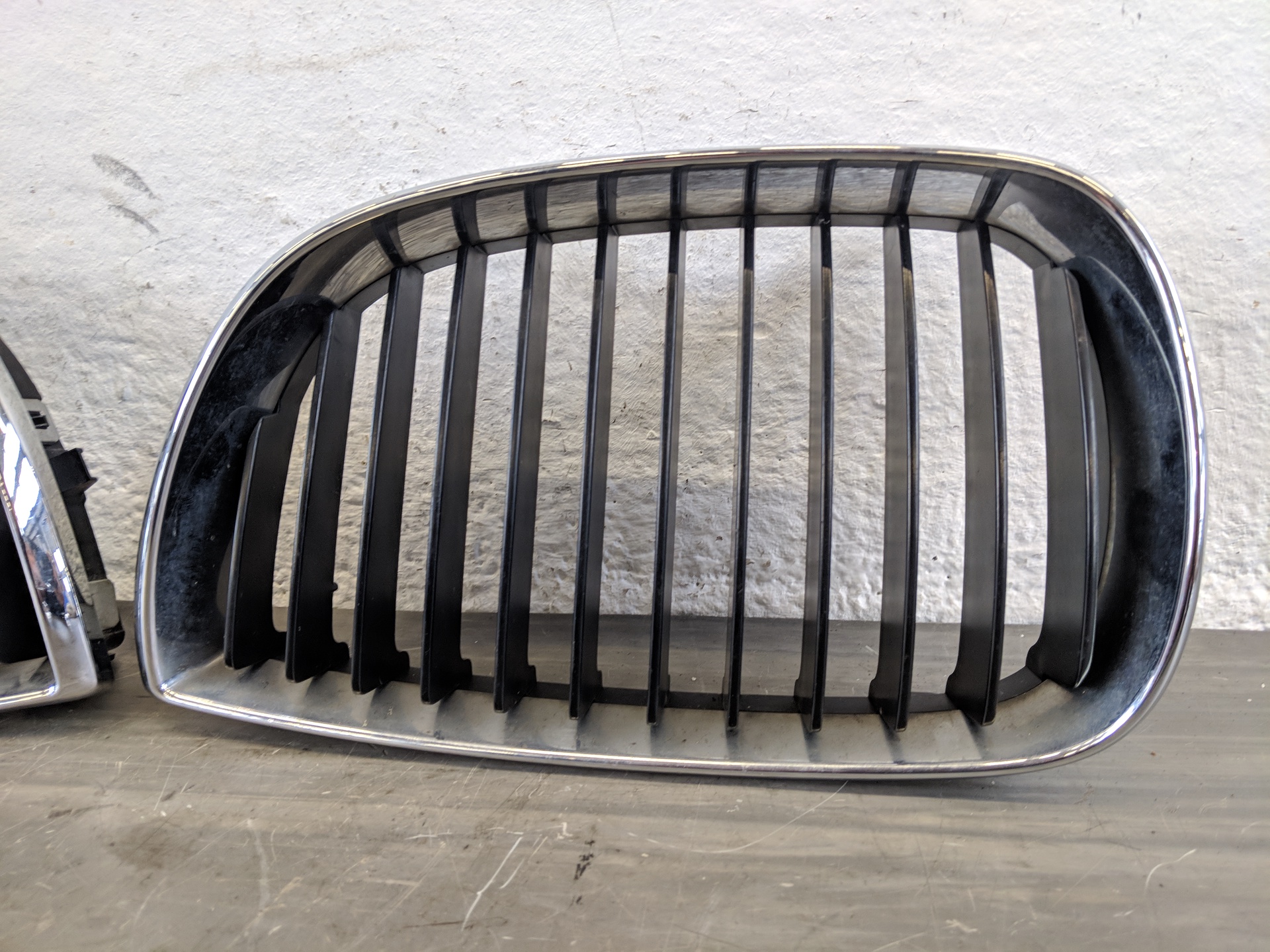 BMW 1er E87 Bj 06 Grill Nieren Frontgrill 511371286139 511371286149