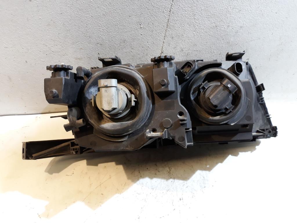 BMW 3er E46 BJ 2000 Scheinwerfer vorn links Lampe 63126906493