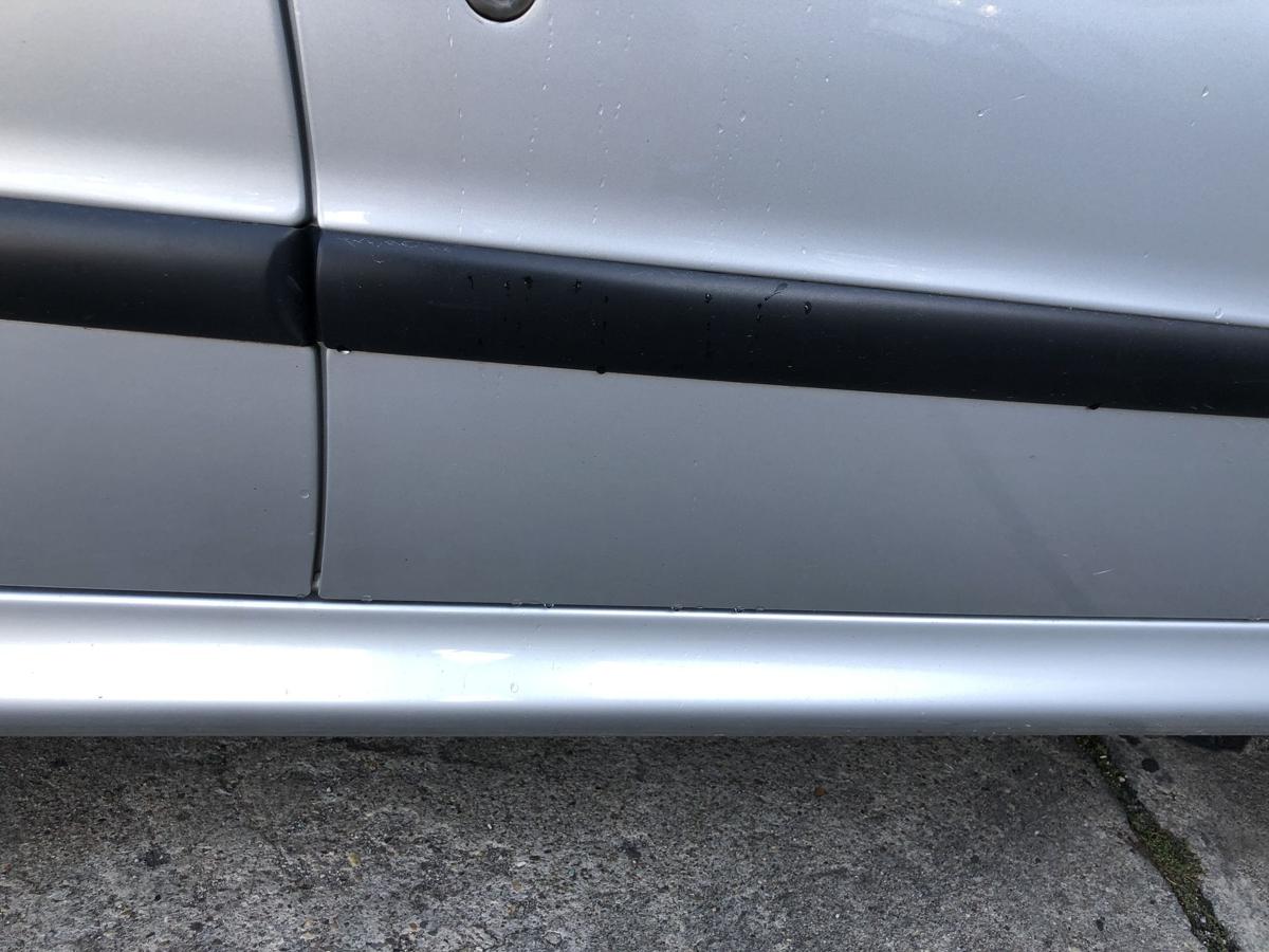 Peugeot 206+ T&uuml;r vorn rechts Beifahrer Rohbau 5 t&uuml;rer EZR Aluminiumgrau Met