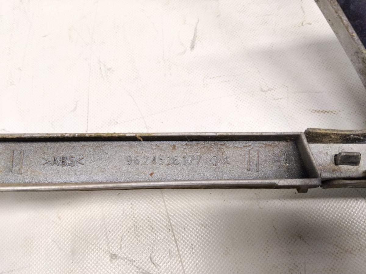 Peugeot 306 Break original K&uuml;hlergrill Grillblende BJ2000