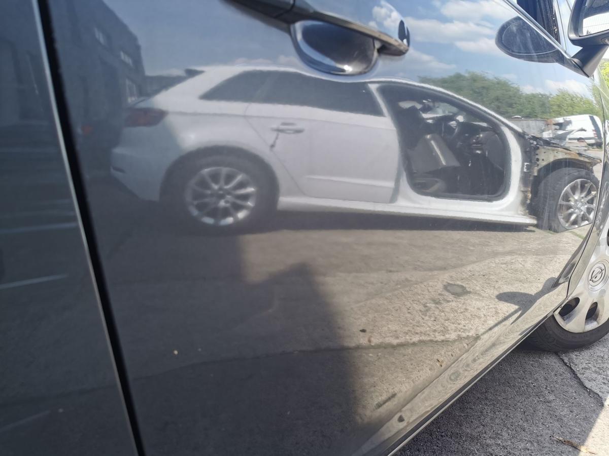 Opel Corsa D Beifahrertür Tür Autotür Rohbau vorn rechts Z177 Karbongraumet 3trg