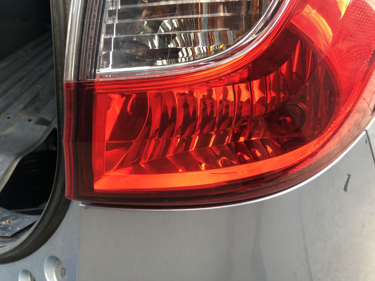 Mazda 5 CW R&uuml;ckleuchte rechts au&szlig;en Ecke R&uuml;cklicht Heckleuchte OE Stanley
