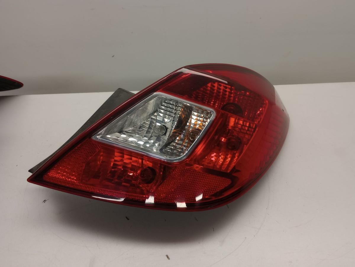 Opel Corsa D 5t&uuml;rer original R&uuml;ckleuchte rechts Heck Schluss Licht Bj 2007