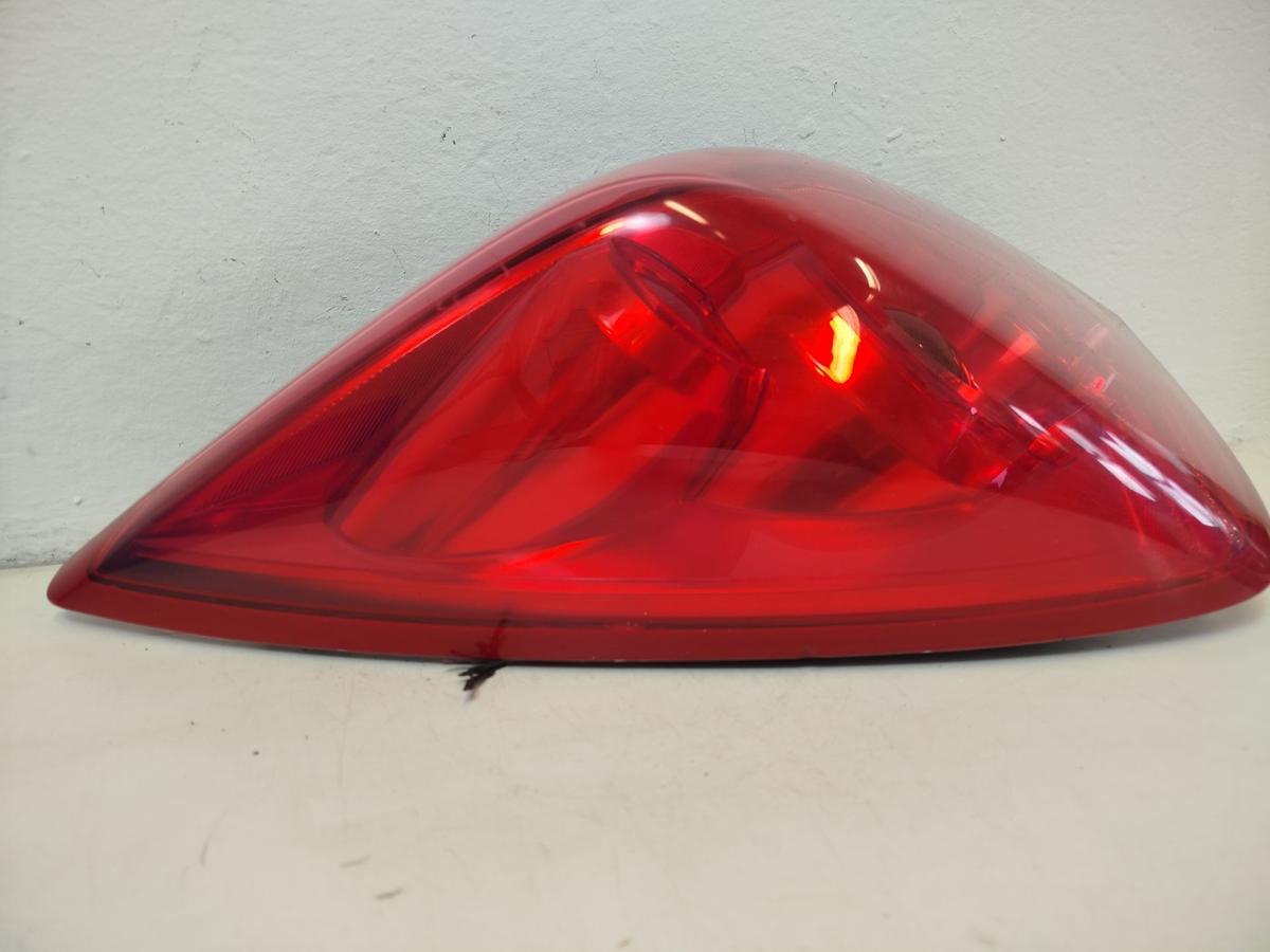 Nissan Primera P12 Fliessheck R&uuml;ckleuchte links R&uuml;cklicht Heckleuchte 5 t&uuml;rig OE