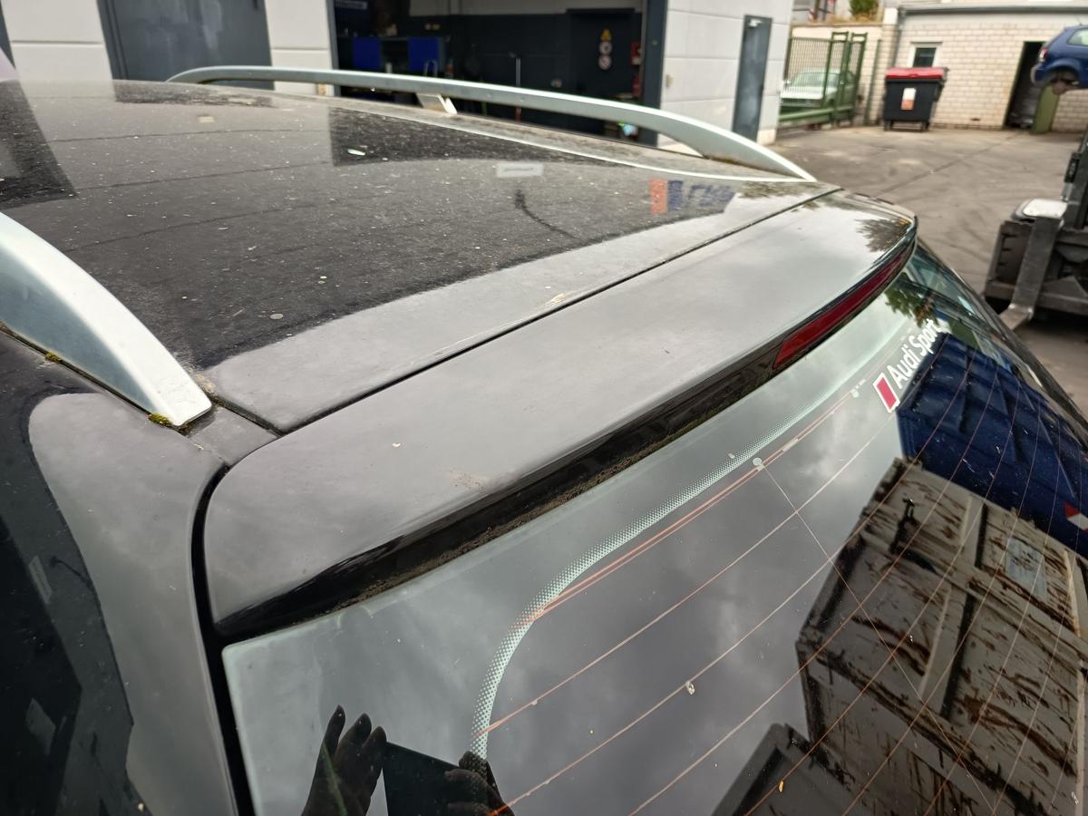 Audi A4 B7 Avant original Heckklappe mit Scheibe Y9B Brillantschwarz Bj 2007