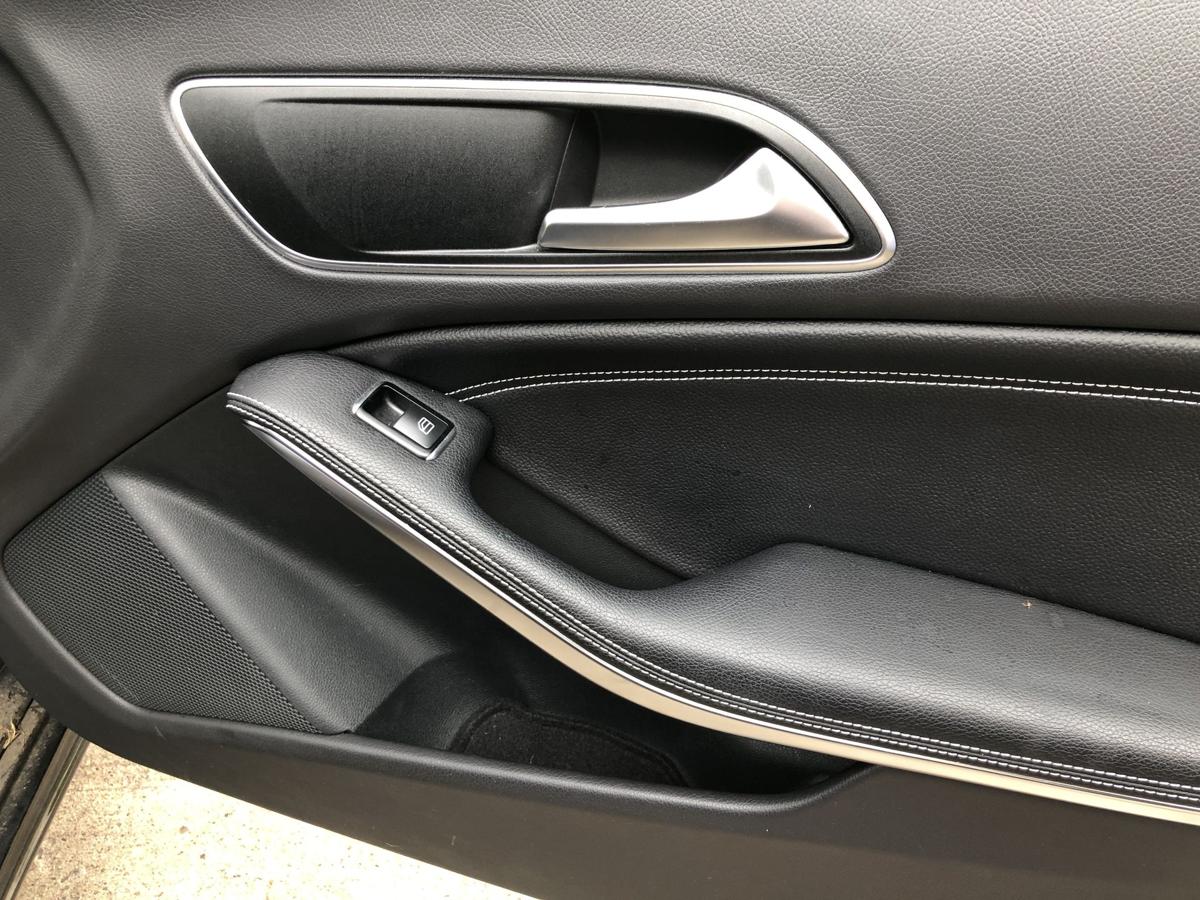 Mercedes CLA C117 bis 16 T&uuml;rverkleidung vorn rechts BeifahrerT&uuml;rpappe Artico